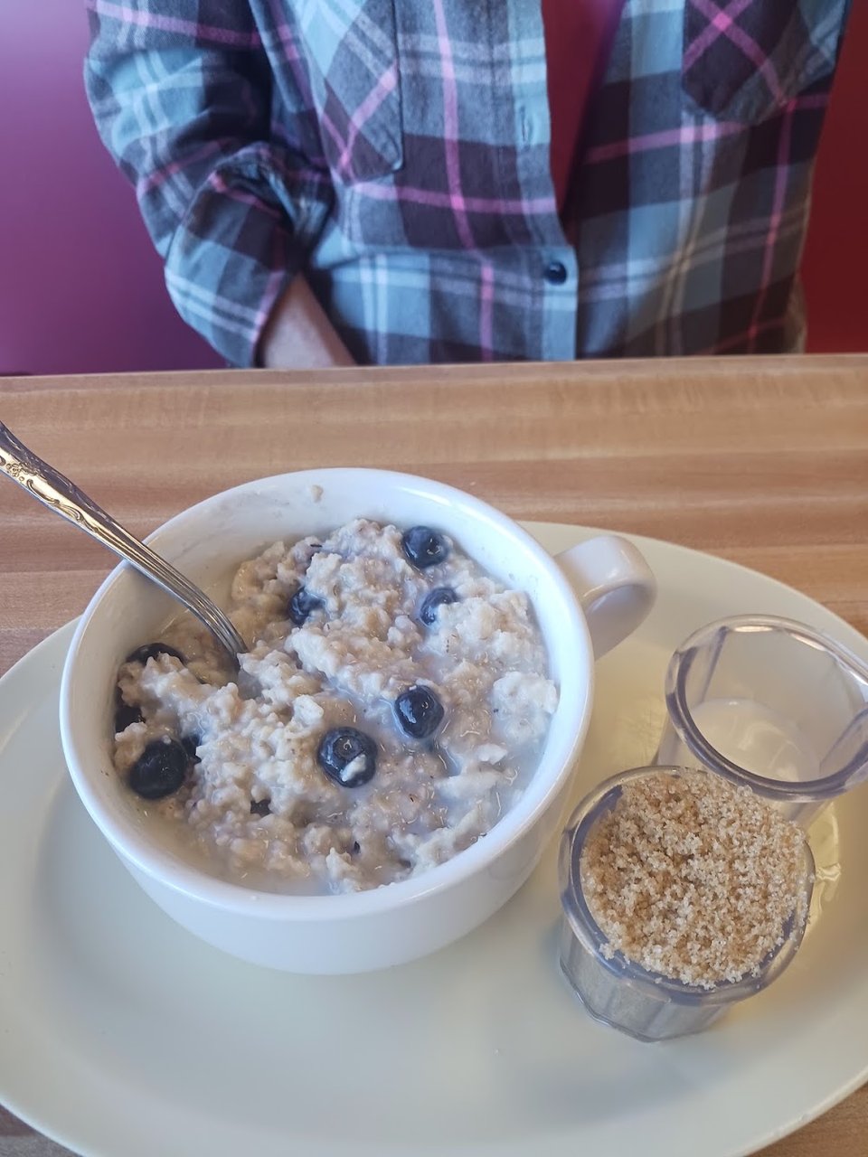 Oatmeal with Fresh Blueberries